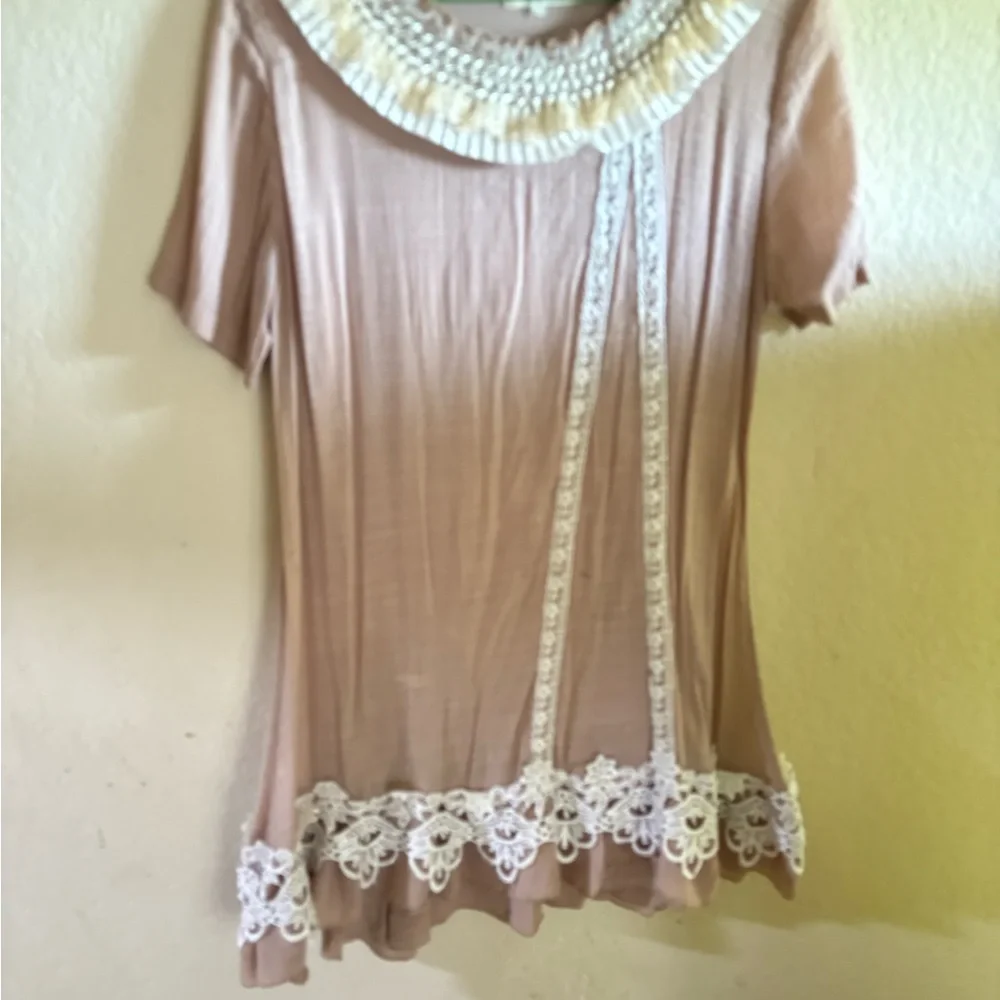 Elegant Tan Lace Trim Women's mini dress or top - Picture 1 of 3